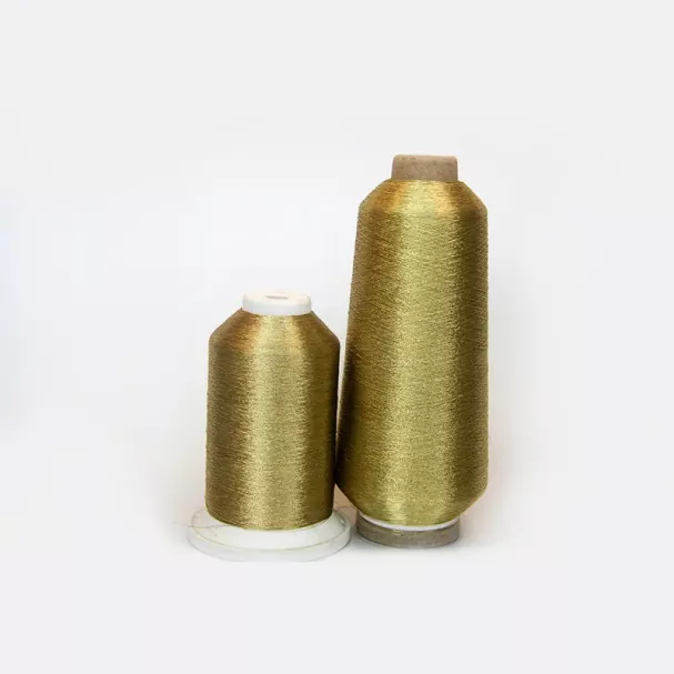 Hur skapar metallisk broderitråd premium dekorativa effekter?